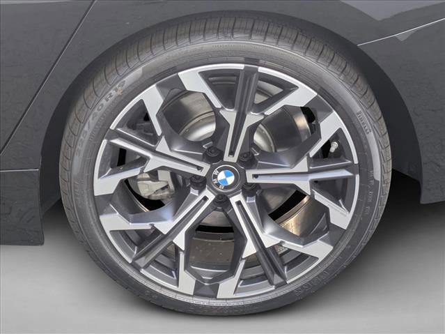 Used 2025 BMW 330i Sedan w/ Premium Package RWD image 10