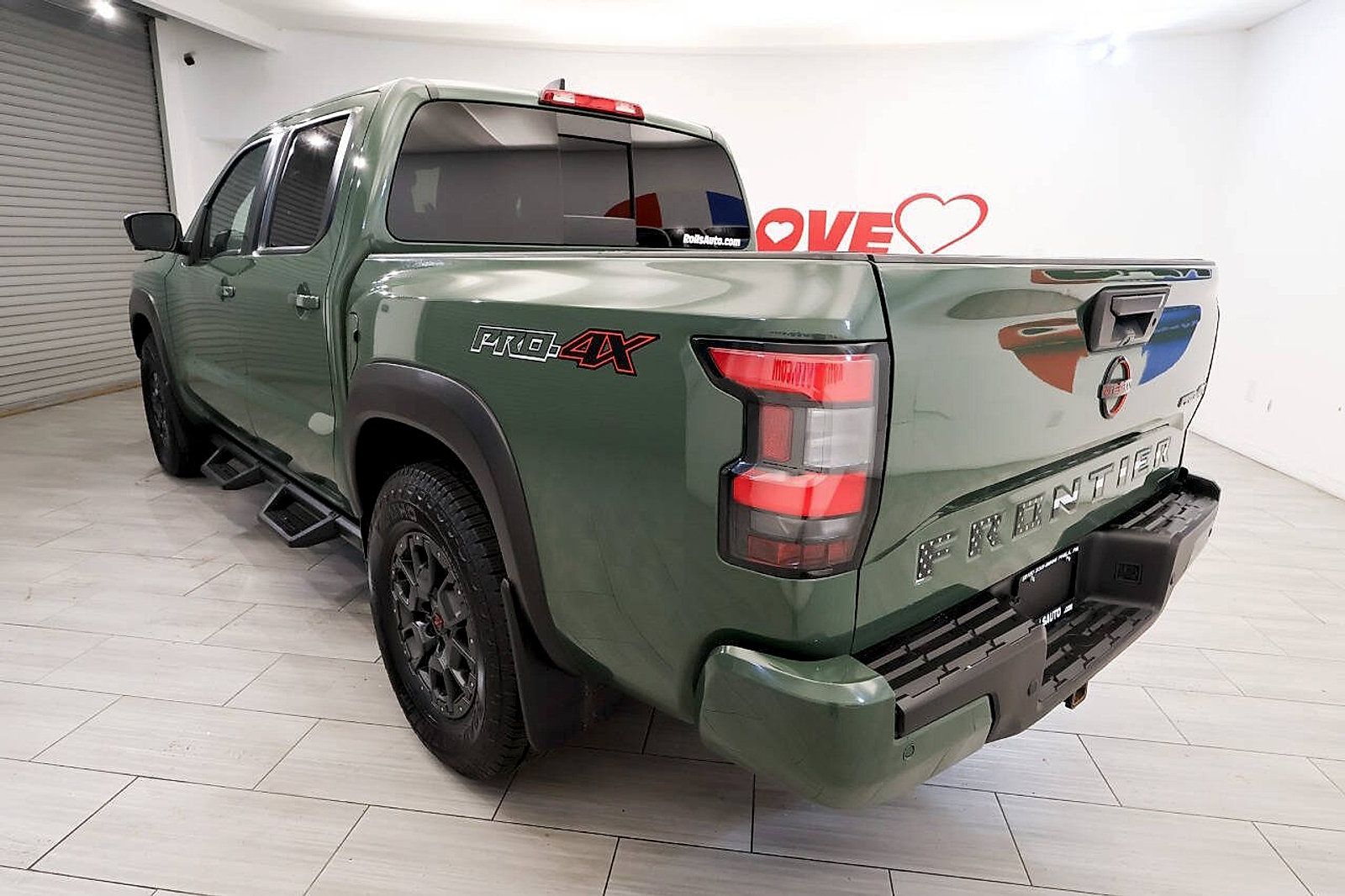 Used 2023 Nissan Frontier PRO-4X w/ Pro-4X Premium Package AWD/4WD image 3