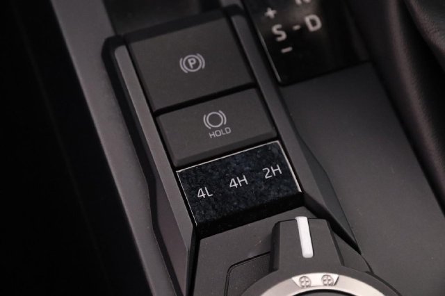 Used 2024 Toyota Tacoma SR5 AWD/4WD image 22
