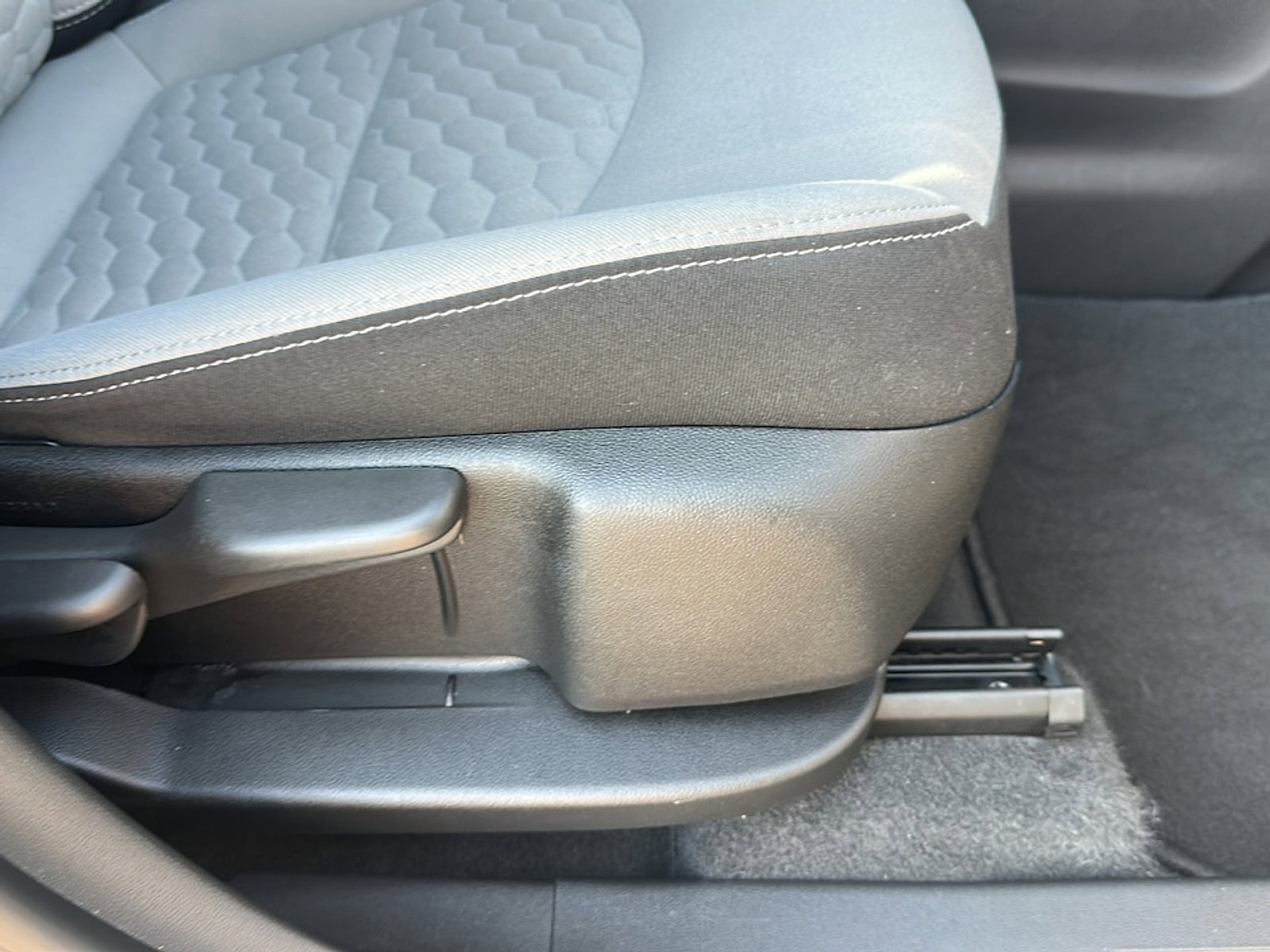 Used 2020 Chevrolet Equinox LT image 25