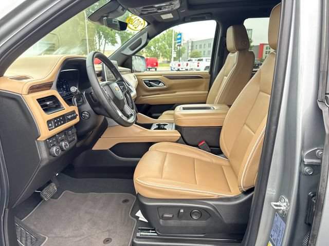 Used 2024 Chevrolet Tahoe Premier w/ Premium Package AWD/4WD image 9