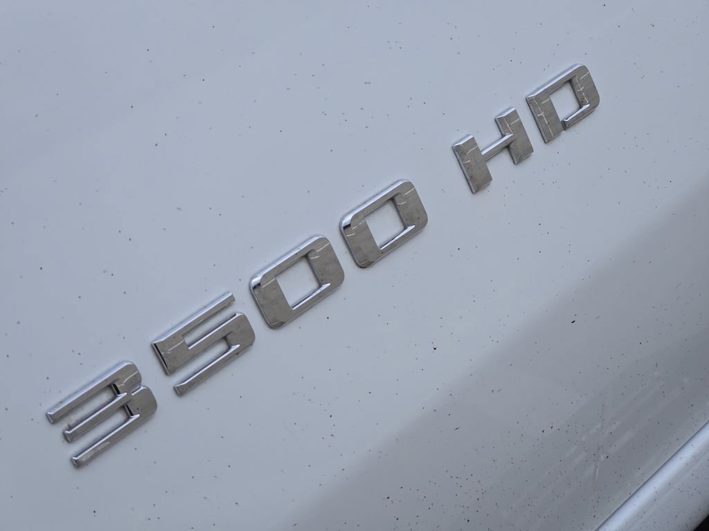 Used 2022 Chevrolet Silverado 3500 LTZ w/ LTZ Convenience Package AWD/4WD image 12