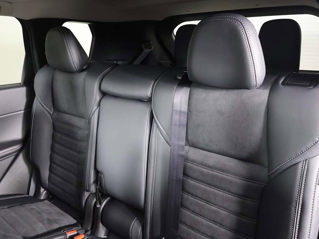 New 2025 Mitsubishi Outlander SE image 37