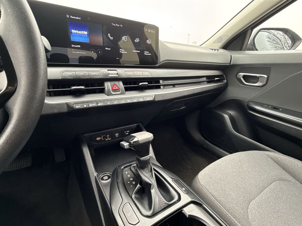 Used 2025 Kia K4 LXS image 19
