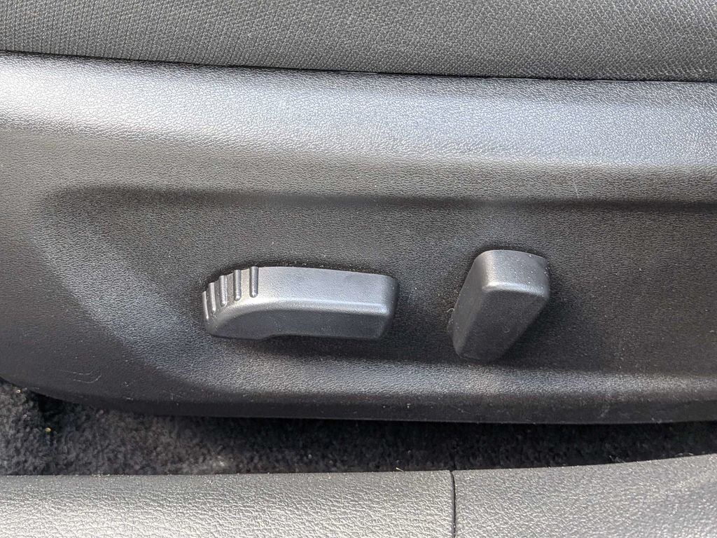Used 2025 Nissan Altima 2.5 SV FWD image 19