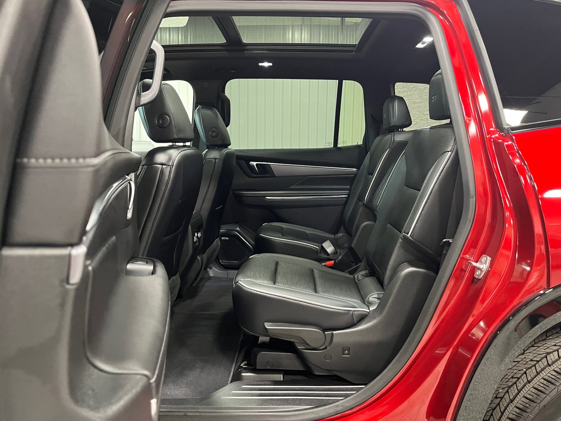 Certified 2025 Buick Enclave Sport Touring w/ Super Cruise Package image 11