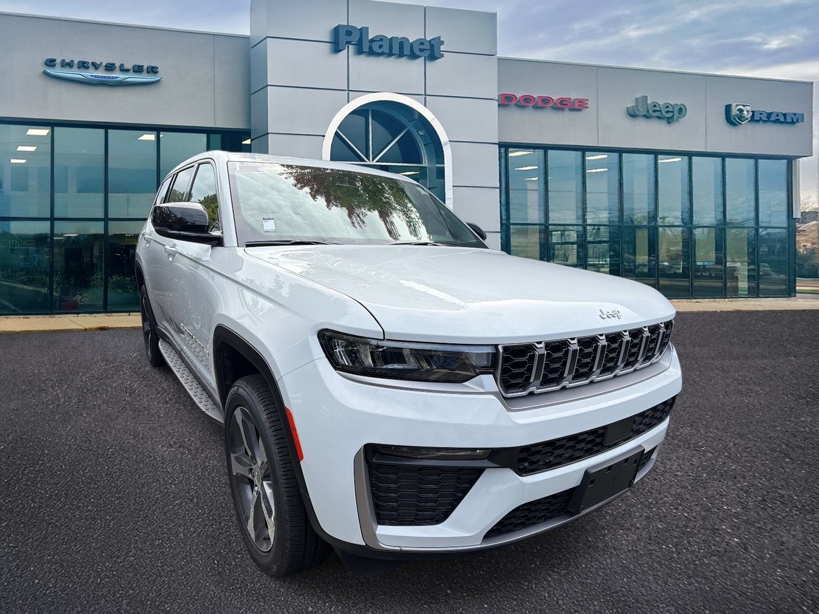New 2026 Jeep Grand Cherokee L Limited AWD/4WD image 1
