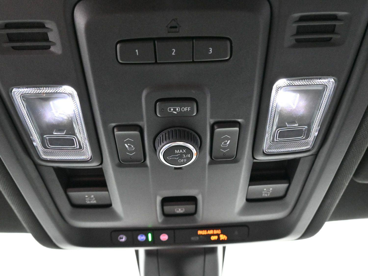 Used 2022 Chevrolet Suburban High Country image 31