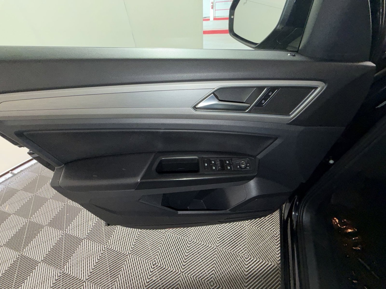 Used 2019 Volkswagen Atlas SE w/ Towing Package image 15