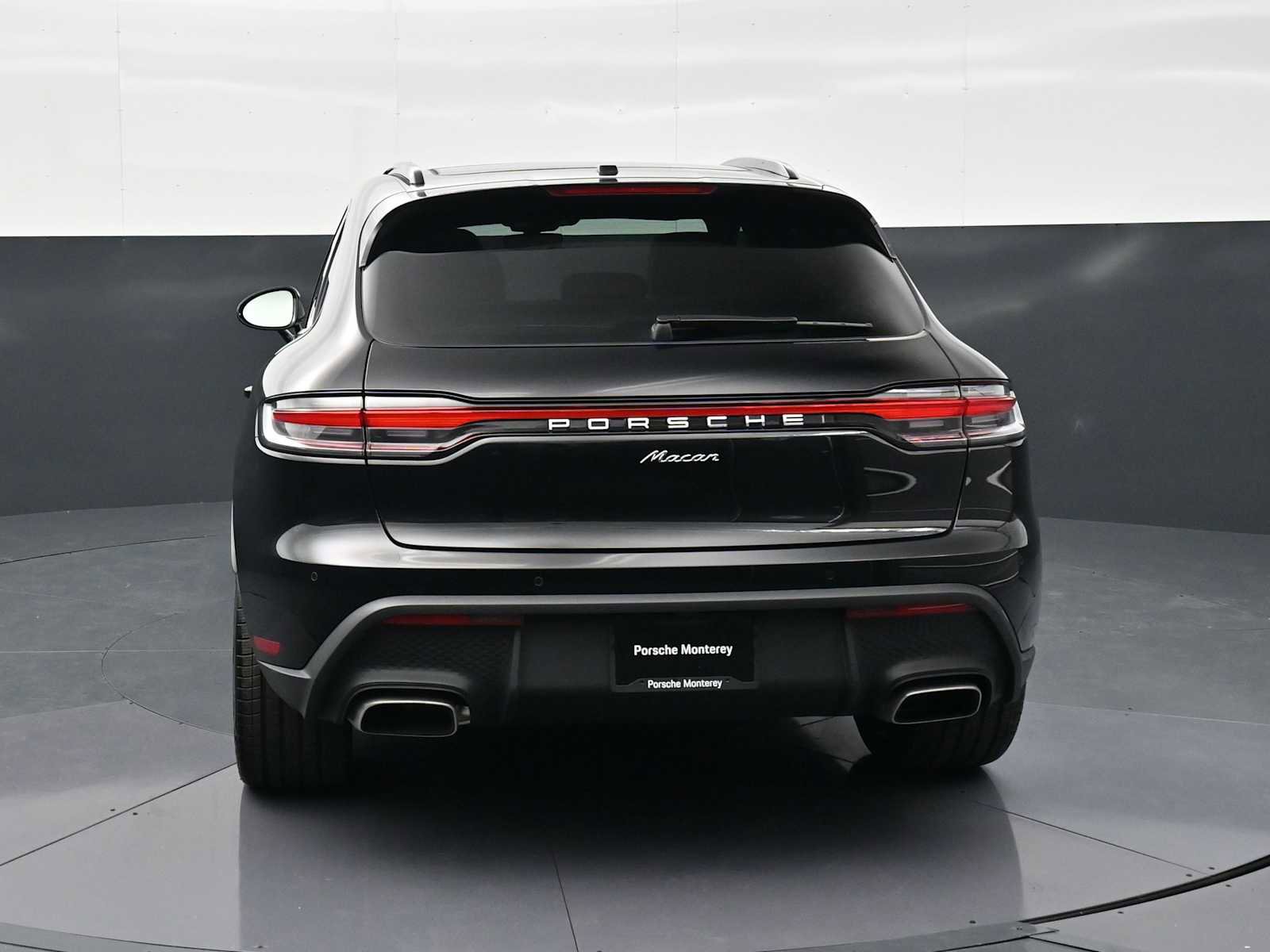Certified 2025 Porsche Macan AWD/4WD image 27