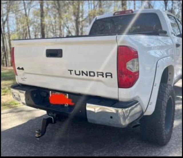 Used 2015 Toyota Tundra SR5 w/ SR5 Upgrade Package image 2