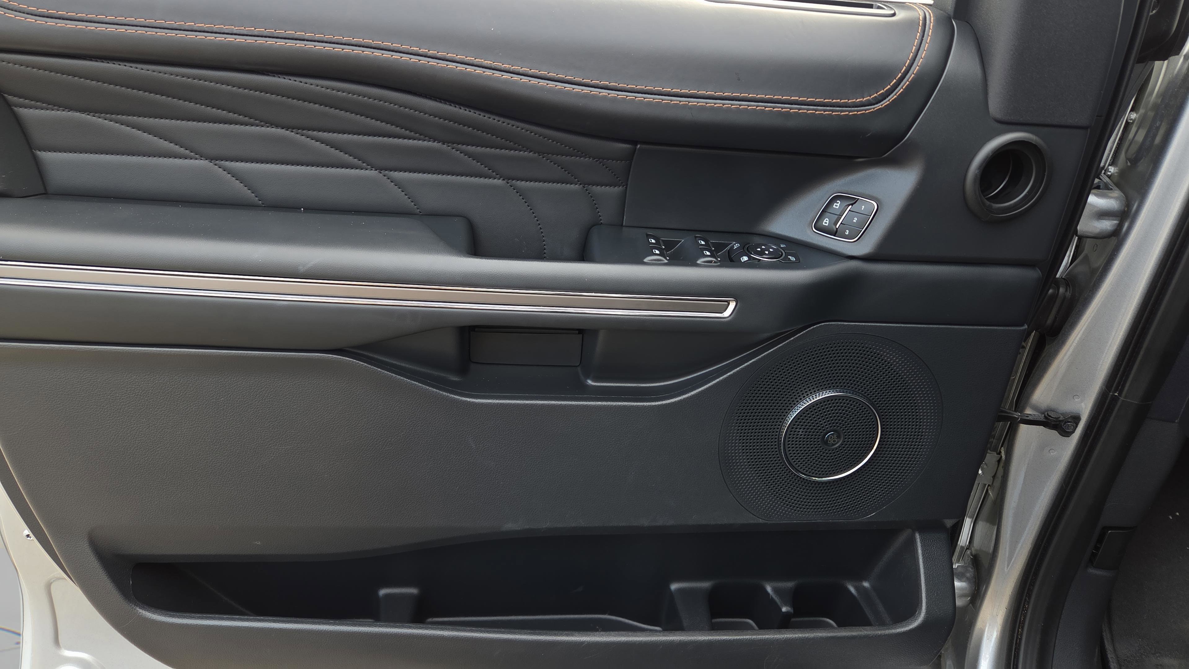 Used 2023 Ford Expedition Platinum RWD image 22