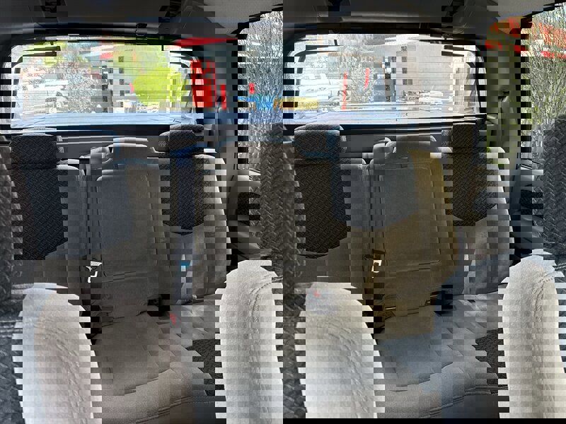 Used 2004 Chevrolet Avalanche 2WD image 27