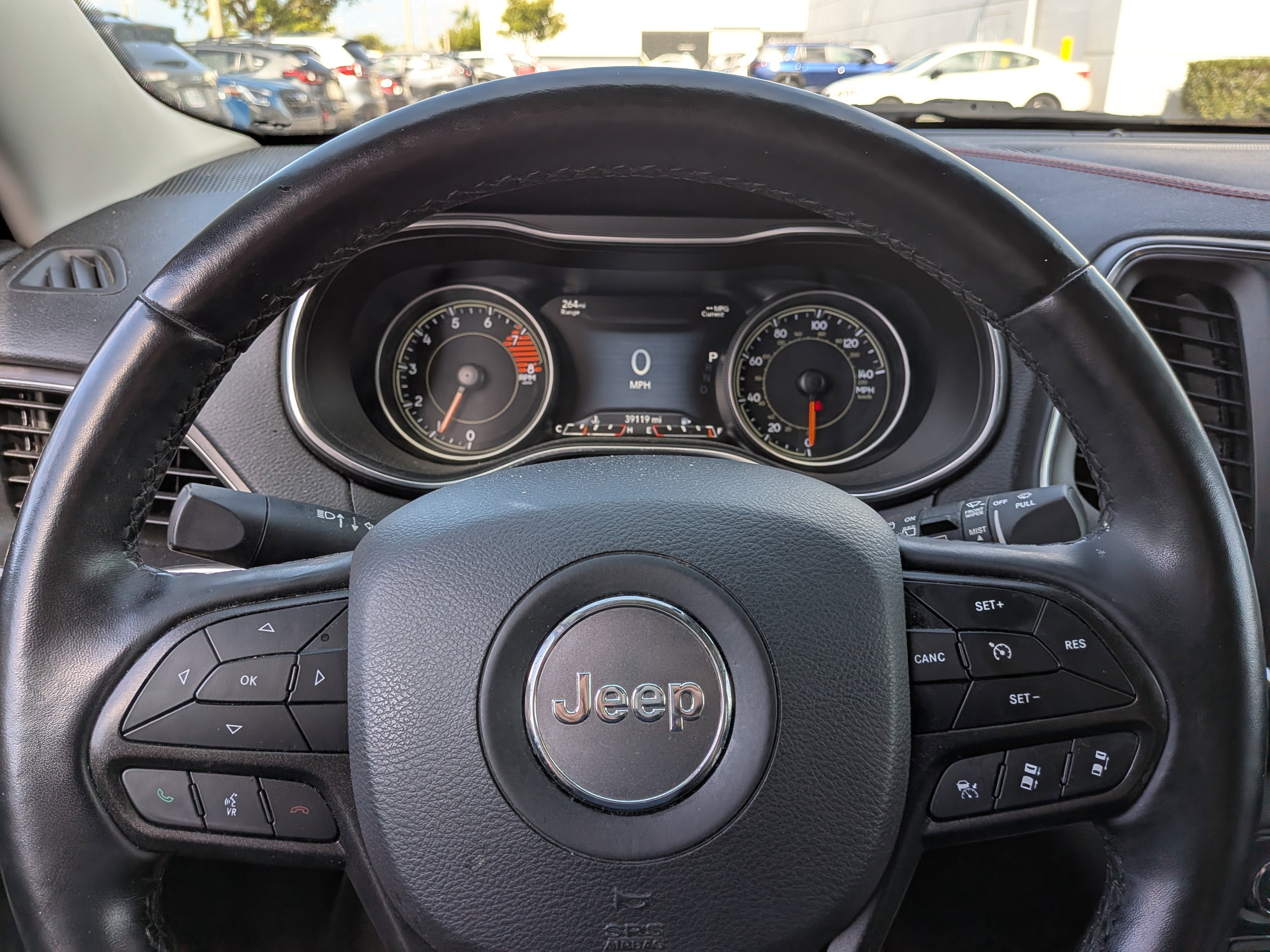Used 2020 Jeep Cherokee Trailhawk AWD/4WD image 25