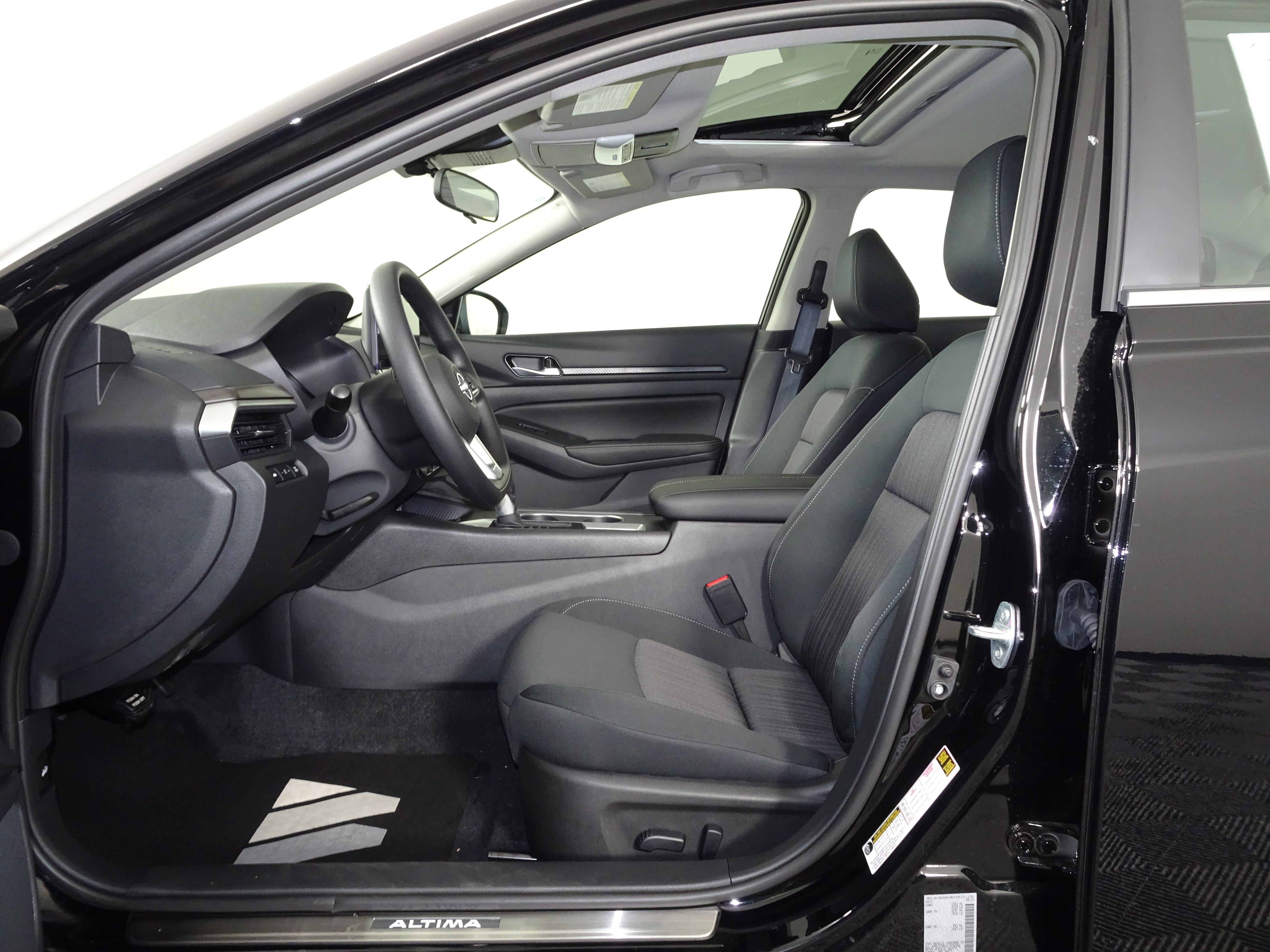 New 2025 Nissan Altima 2.5 SV w/ SV Special Edition Package image 4