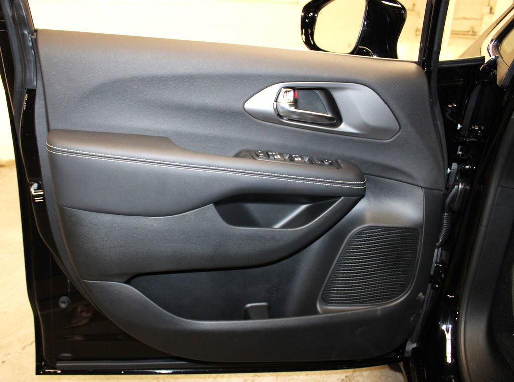 New 2026 Chrysler Voyager LX image 22