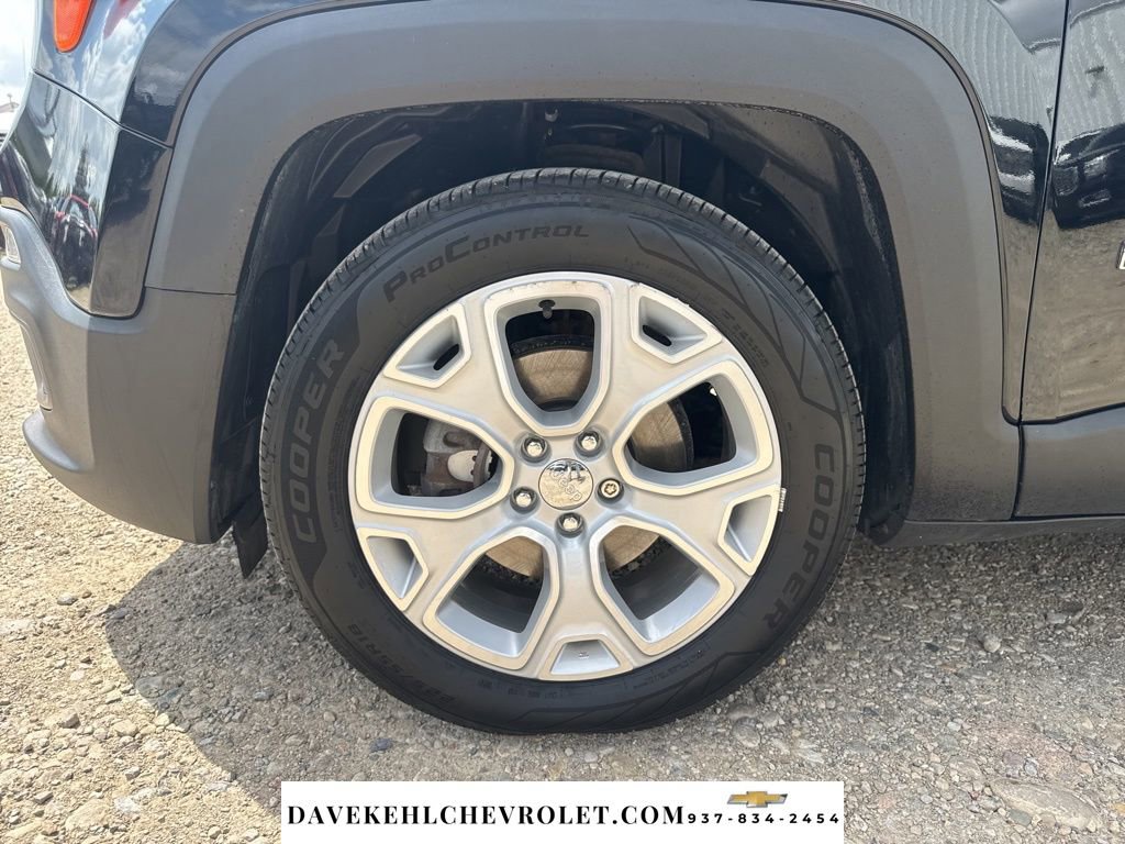 Used 2017 Jeep Renegade Limited image 48