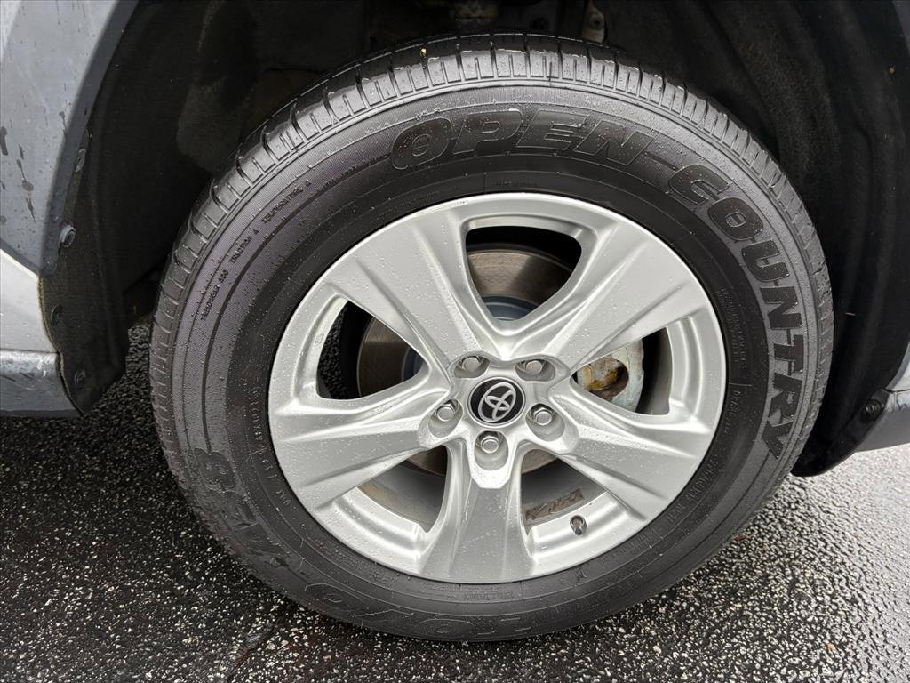 Used 2021 Toyota RAV4 XLE image 27