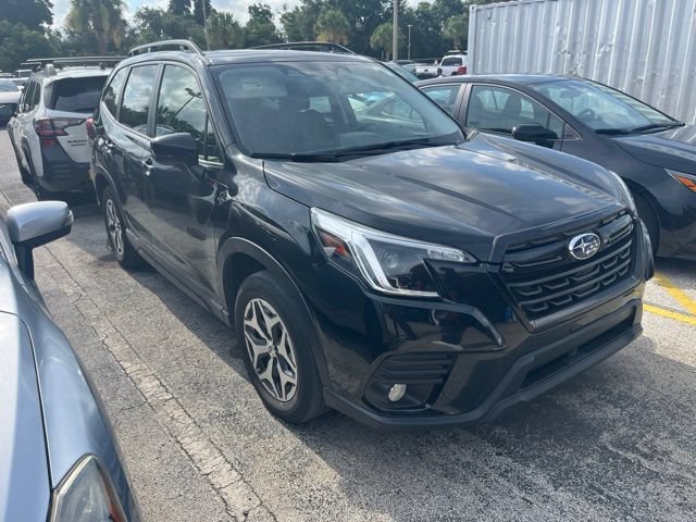 Used 2023 Subaru Forester Premium AWD/4WD image 2