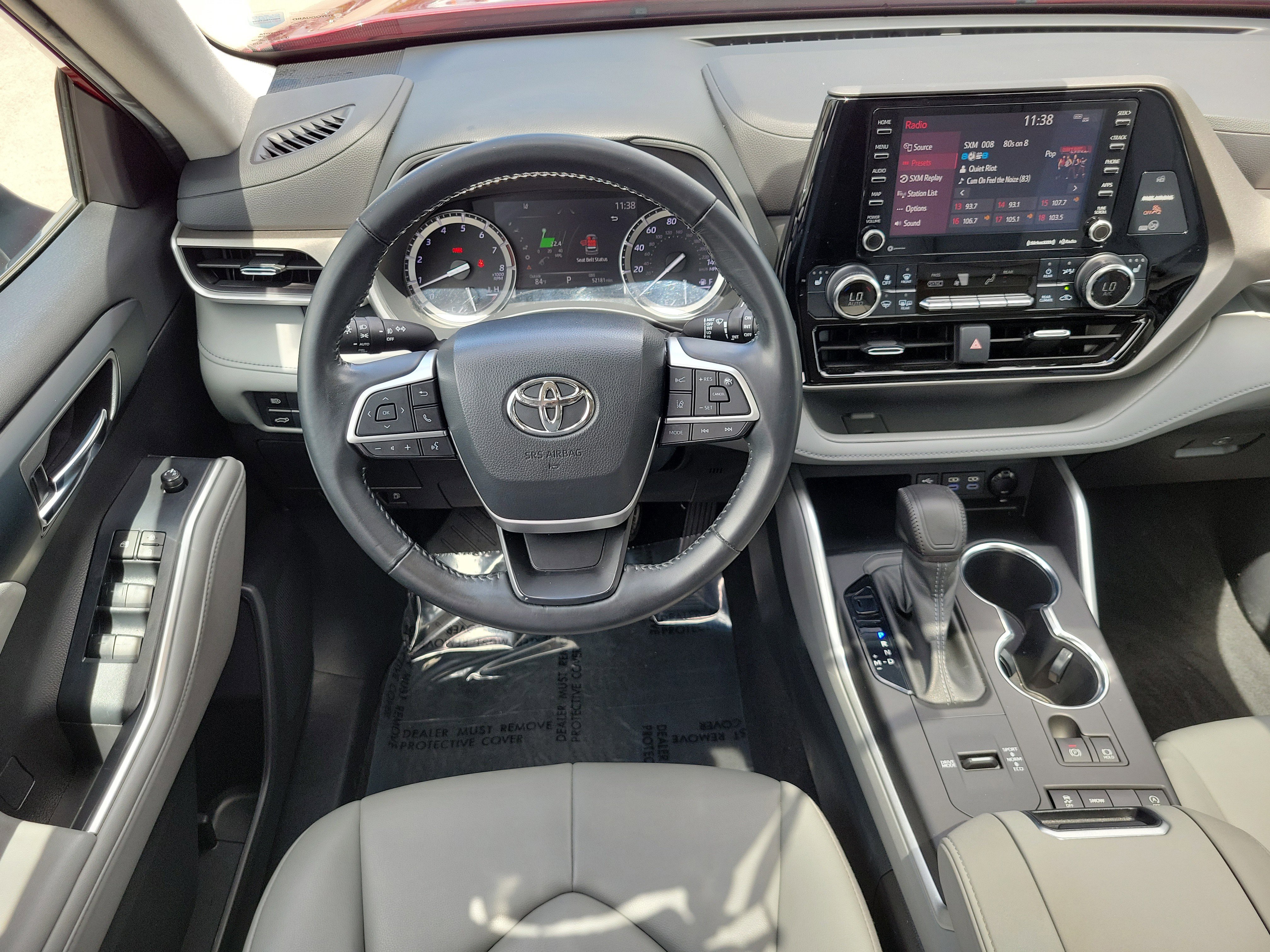 Used 2022 Toyota Highlander XLE FWD image 19