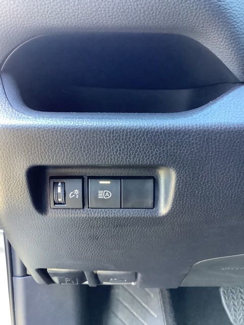 Used 2025 Toyota RAV4 XLE AWD/4WD image 26