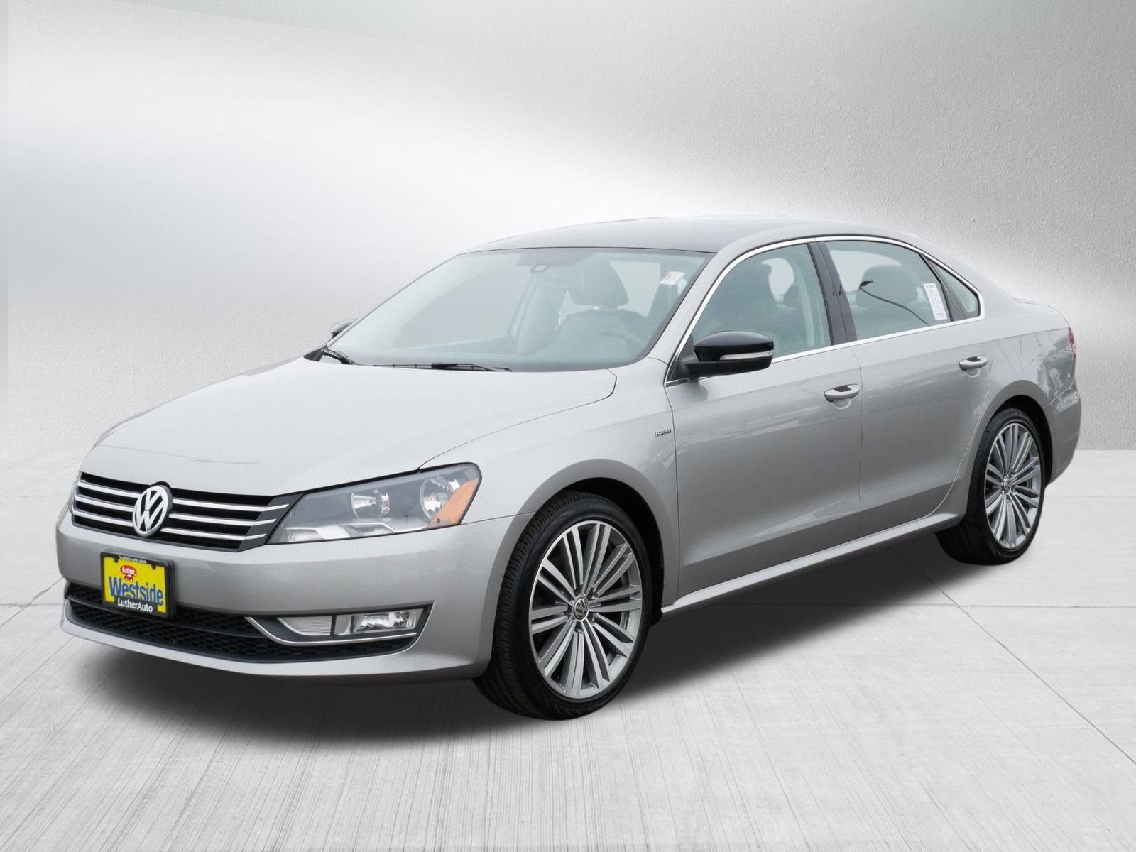 Used 2014 Volkswagen Passat 1.8T Sport image 3