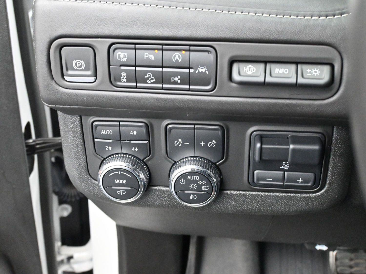 Used 2024 GMC Yukon XL Denali Ultimate image 24