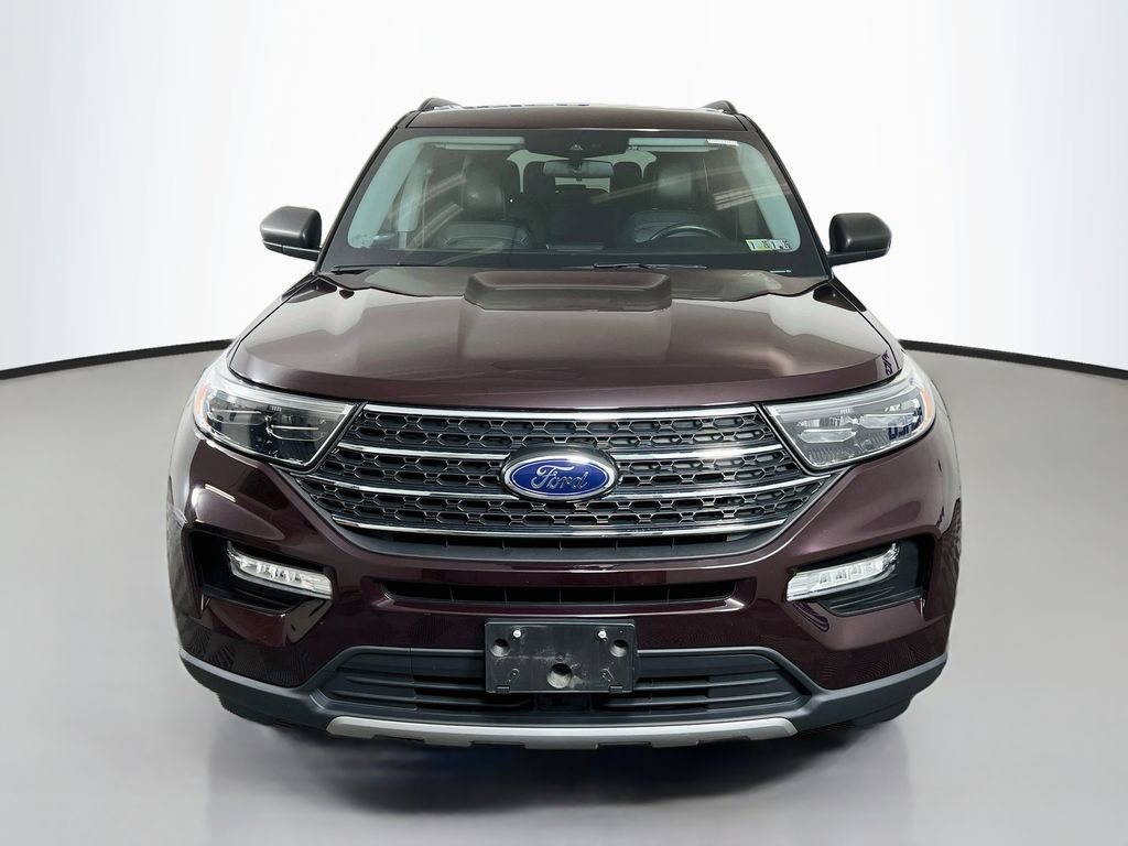 Certified 2023 Ford Explorer XLT w/ Equipment Group 202A AWD/4WD image 3