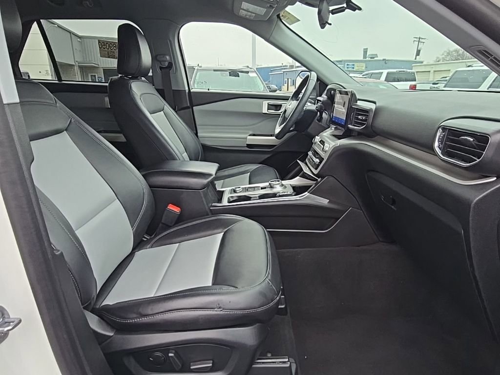 Used 2023 Ford Explorer XLT w/ Equipment Group 202A image 47