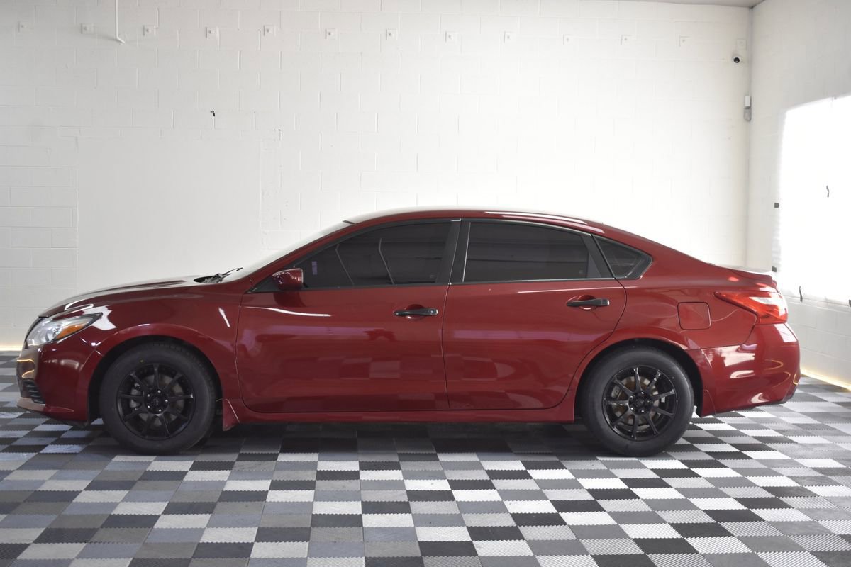 Used 2018 Nissan Altima 2.5 S w/ S Convenience Package FWD image 2