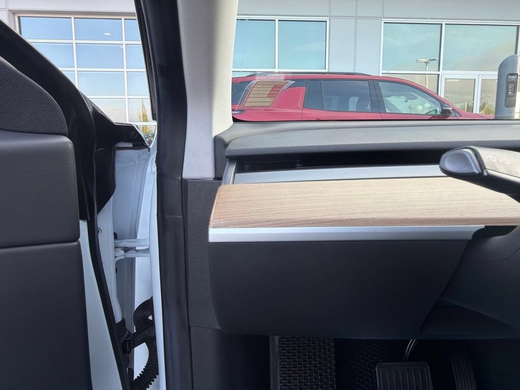 Used 2018 Tesla Model 3 Long Range RWD image 23