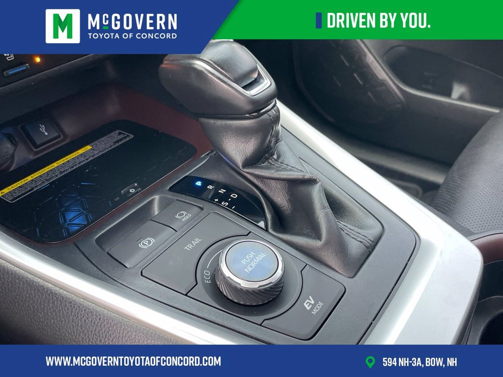 Used 2020 Toyota RAV4 Limited AWD/4WD image 24
