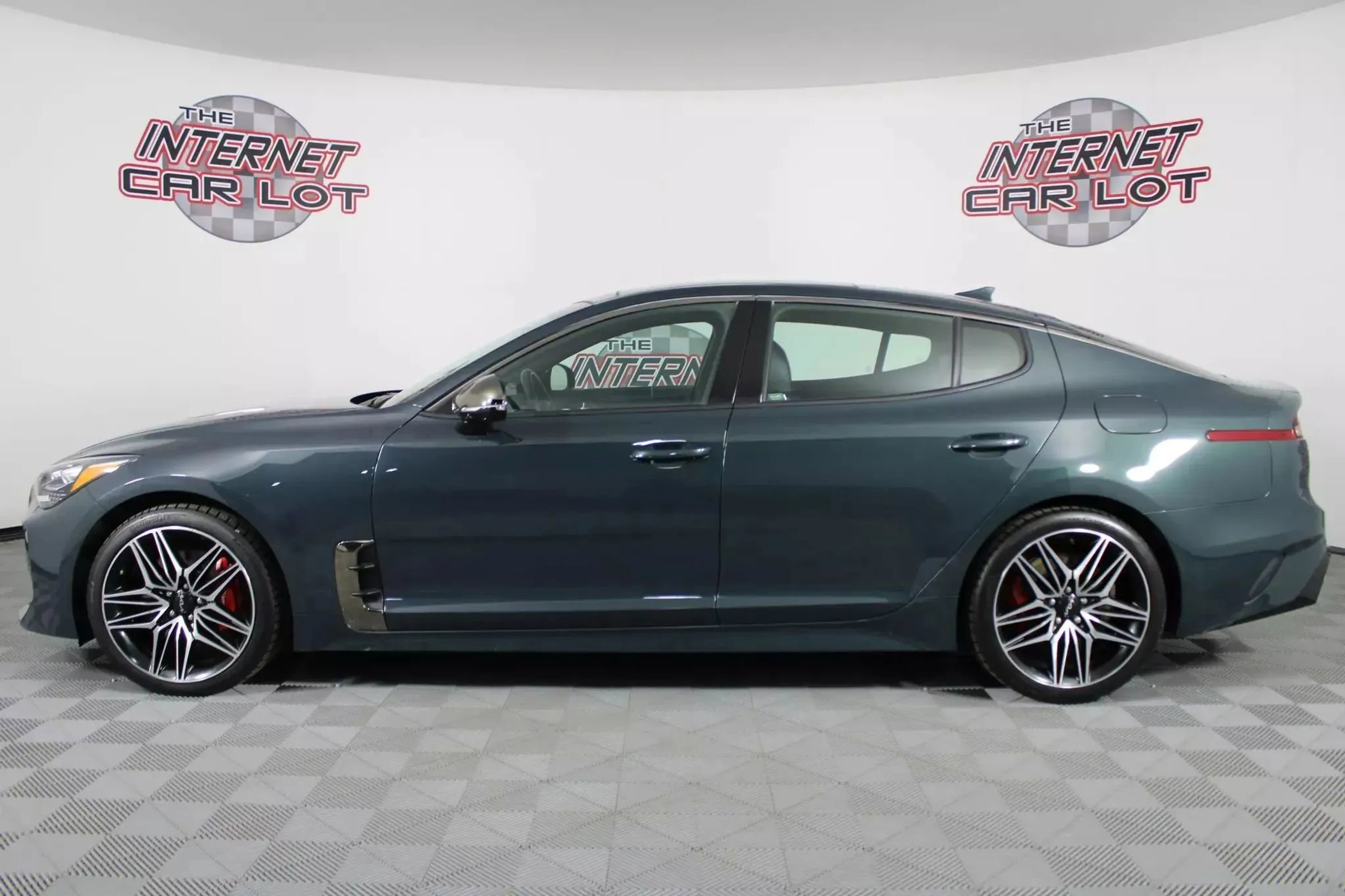 Used 2022 Kia Stinger GT2 AWD/4WD image 4
