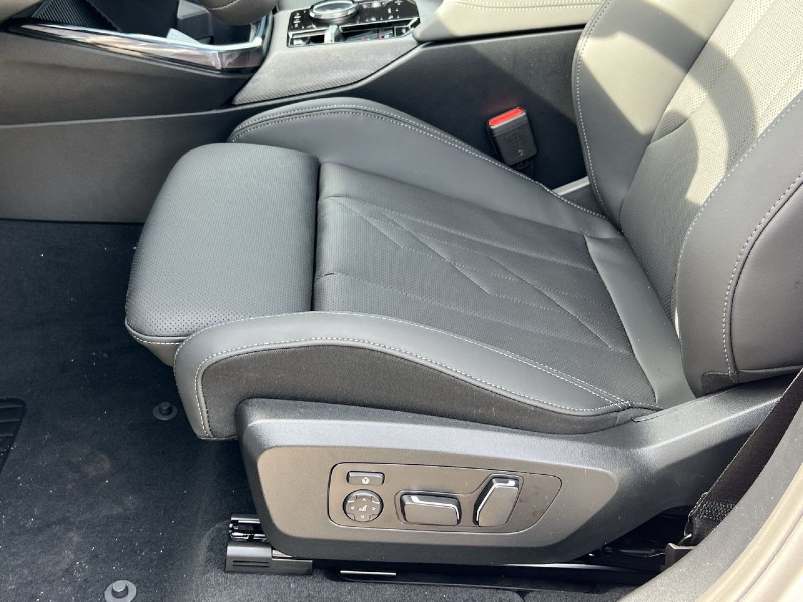 New 2026 BMW X3 xDrive30i w/ Convenience Package AWD/4WD image 11