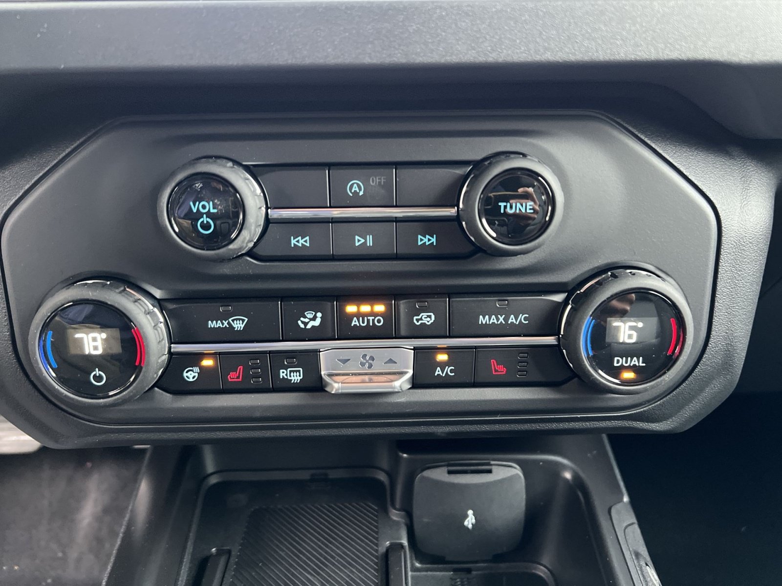 New 2026 Ford Bronco Outer Banks AWD/4WD image 29