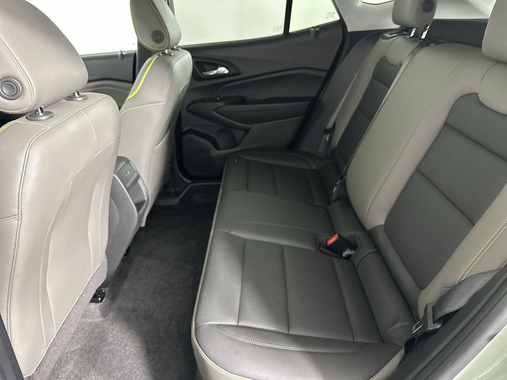 Used 2025 Chevrolet Trax ACTIV w/ Sunroof Package FWD image 26