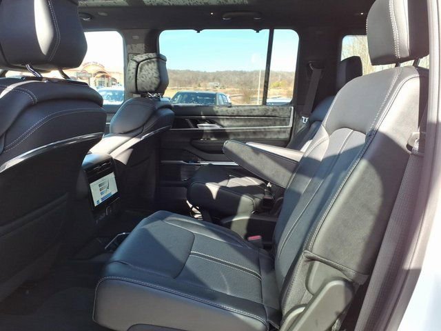 New 2026 Jeep Grand Wagoneer Summit image 9