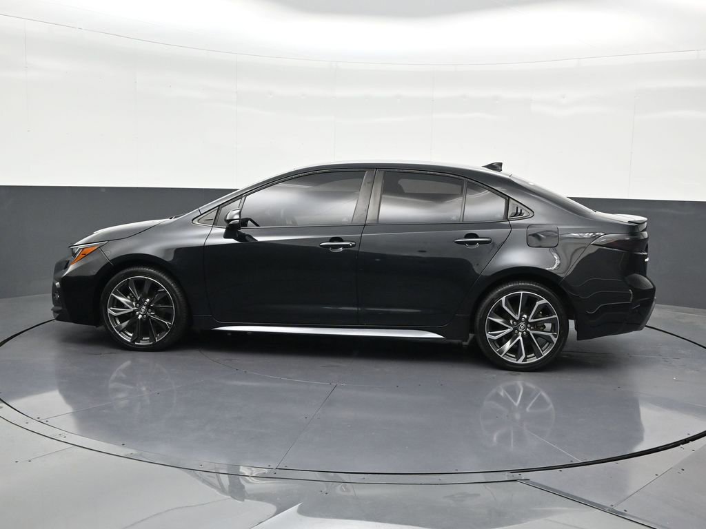 Used 2022 Toyota Corolla SE image 2