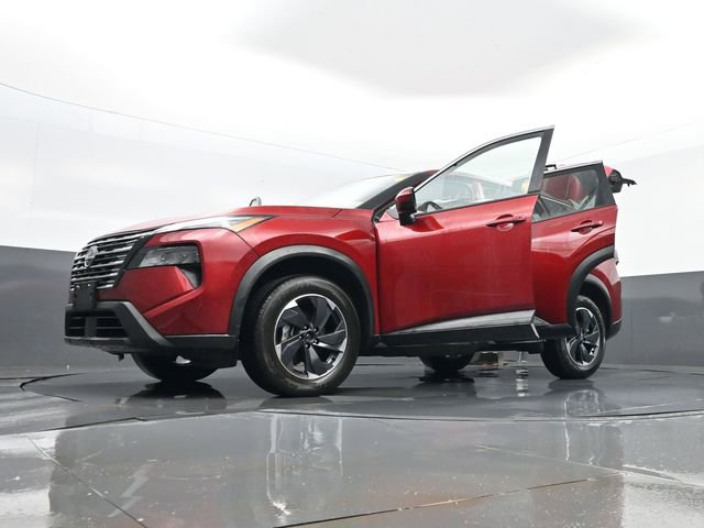 Used 2025 Nissan Rogue SV AWD/4WD image 32