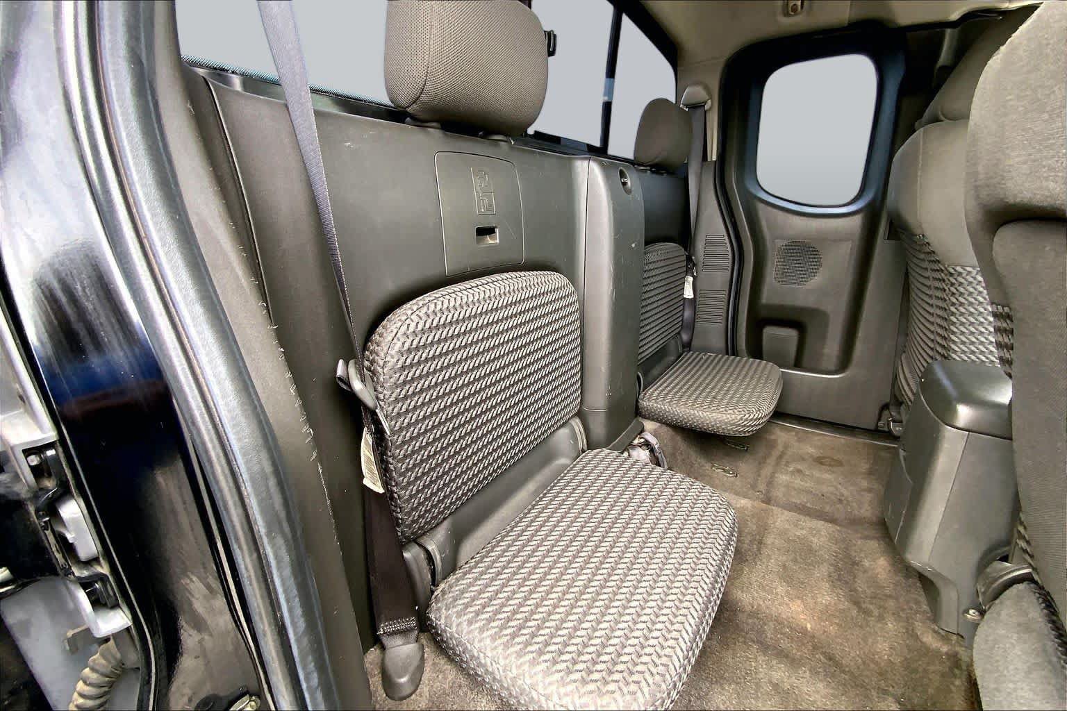 Used 2005 Nissan Frontier SE w/ (P01) Power Pkg AWD/4WD image 18