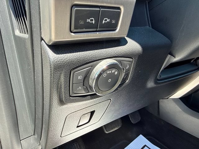 Used 2016 Ford F150 Platinum w/ Equipment Group 701A Luxury AWD/4WD image 24