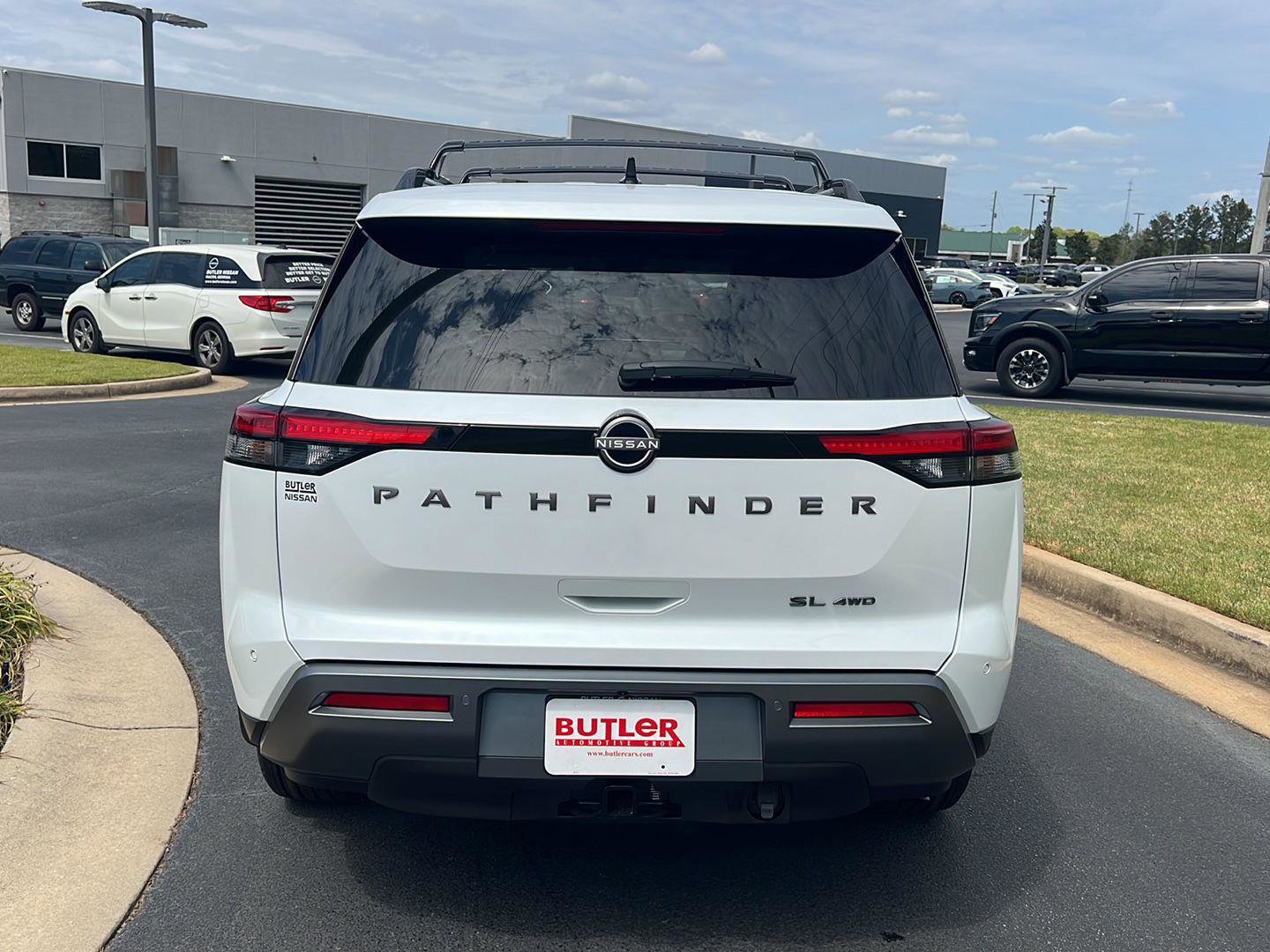 New 2026 Nissan Pathfinder SL w/ SL Premium Package image 5