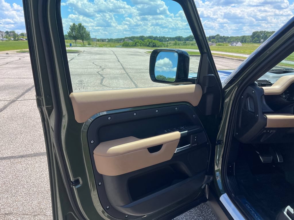 New 2026 Land Rover Defender 110 X AWD/4WD image 10