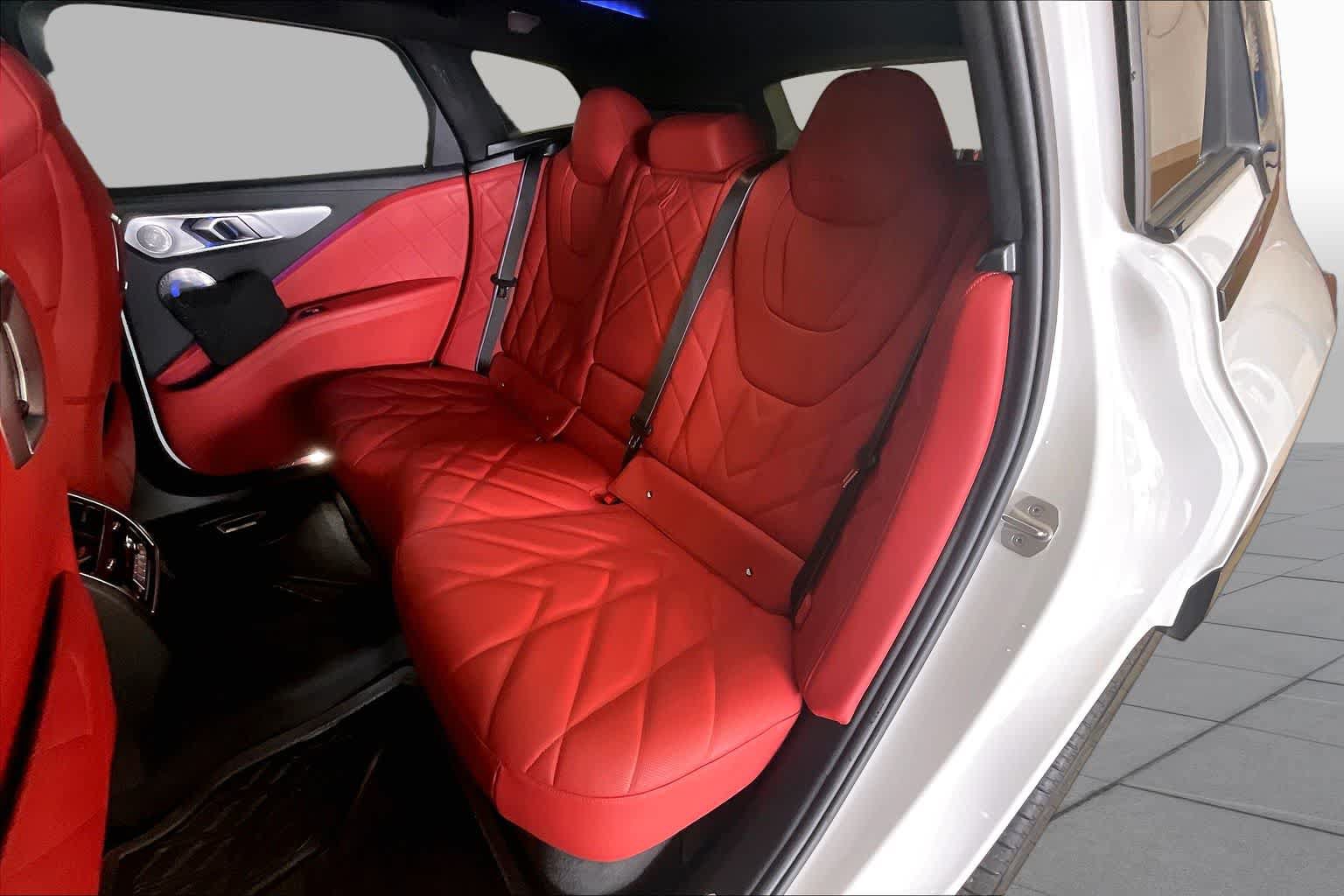 Certified 2024 BMW XM AWD/4WD image 18