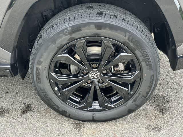 Used 2023 Toyota RAV4 XSE AWD/4WD image 5
