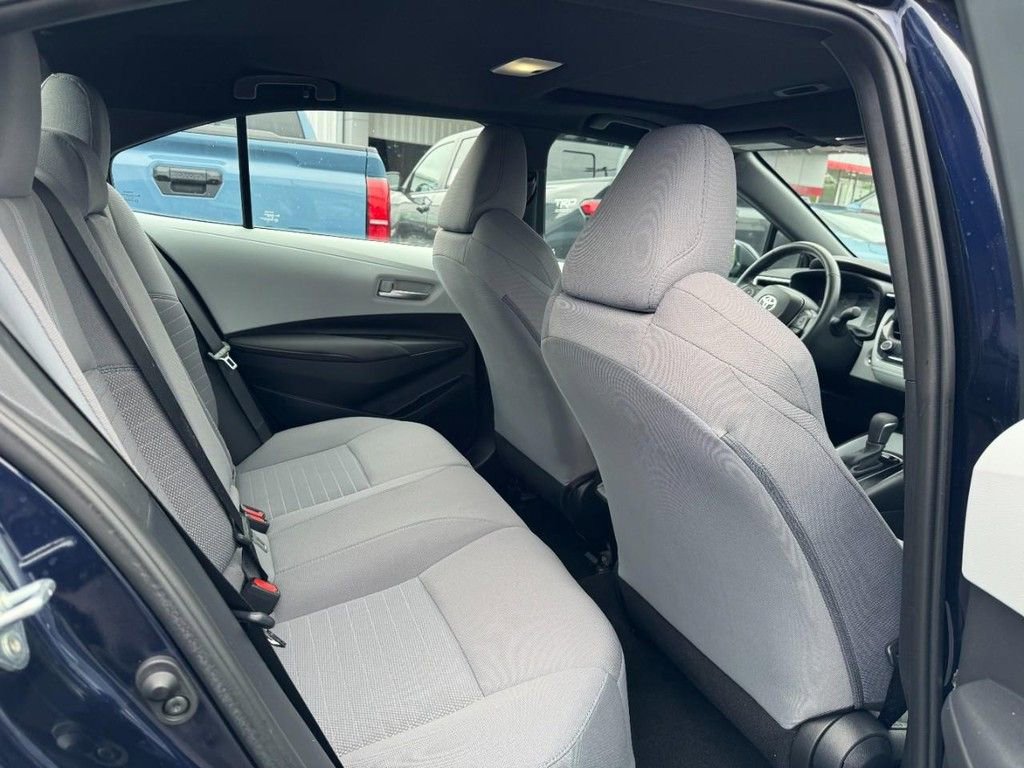 Used 2023 Toyota Corolla SE w/ SE Premium Package FWD image 10