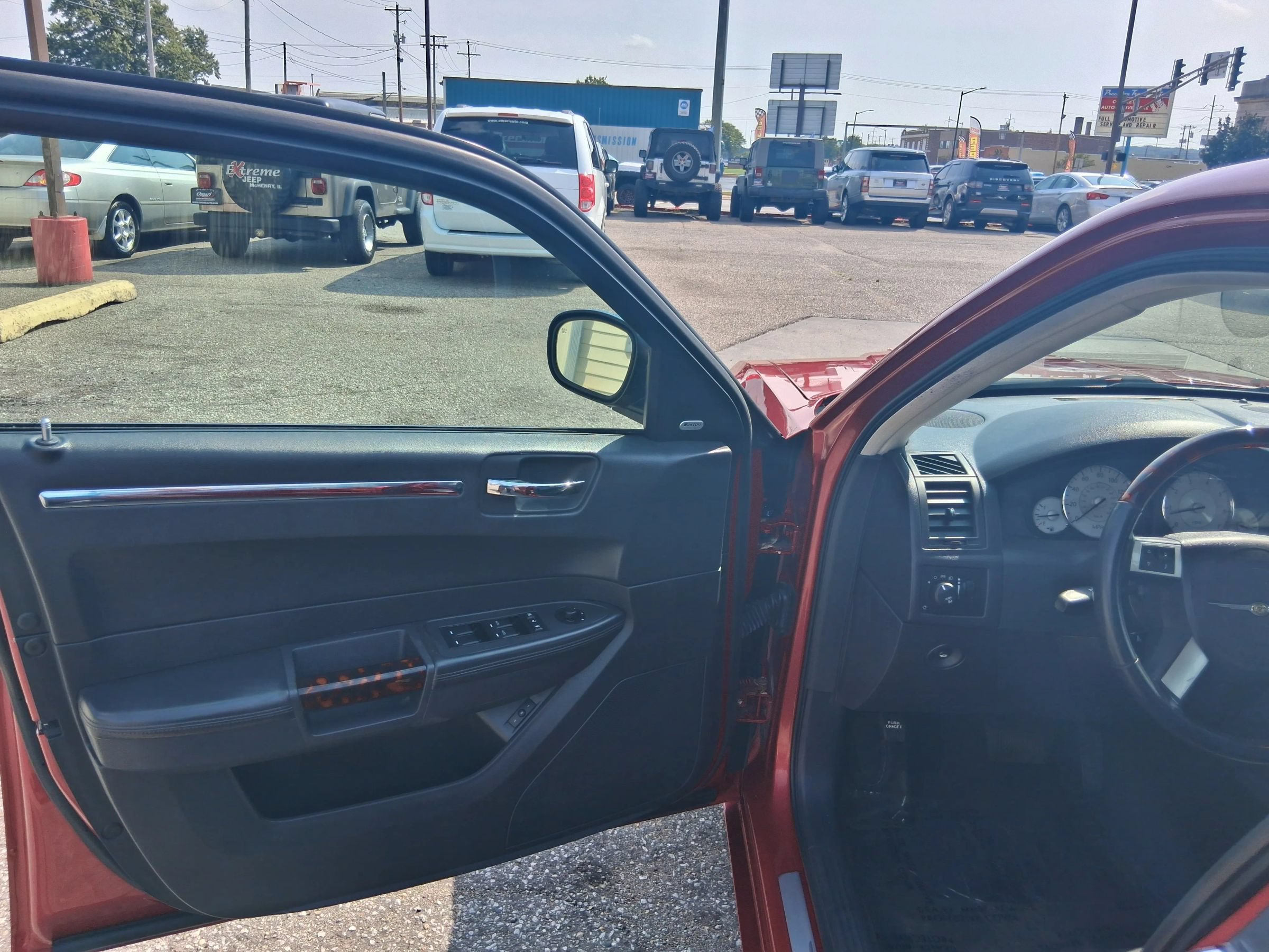 Used 2009 Chrysler 300 C RWD image 10