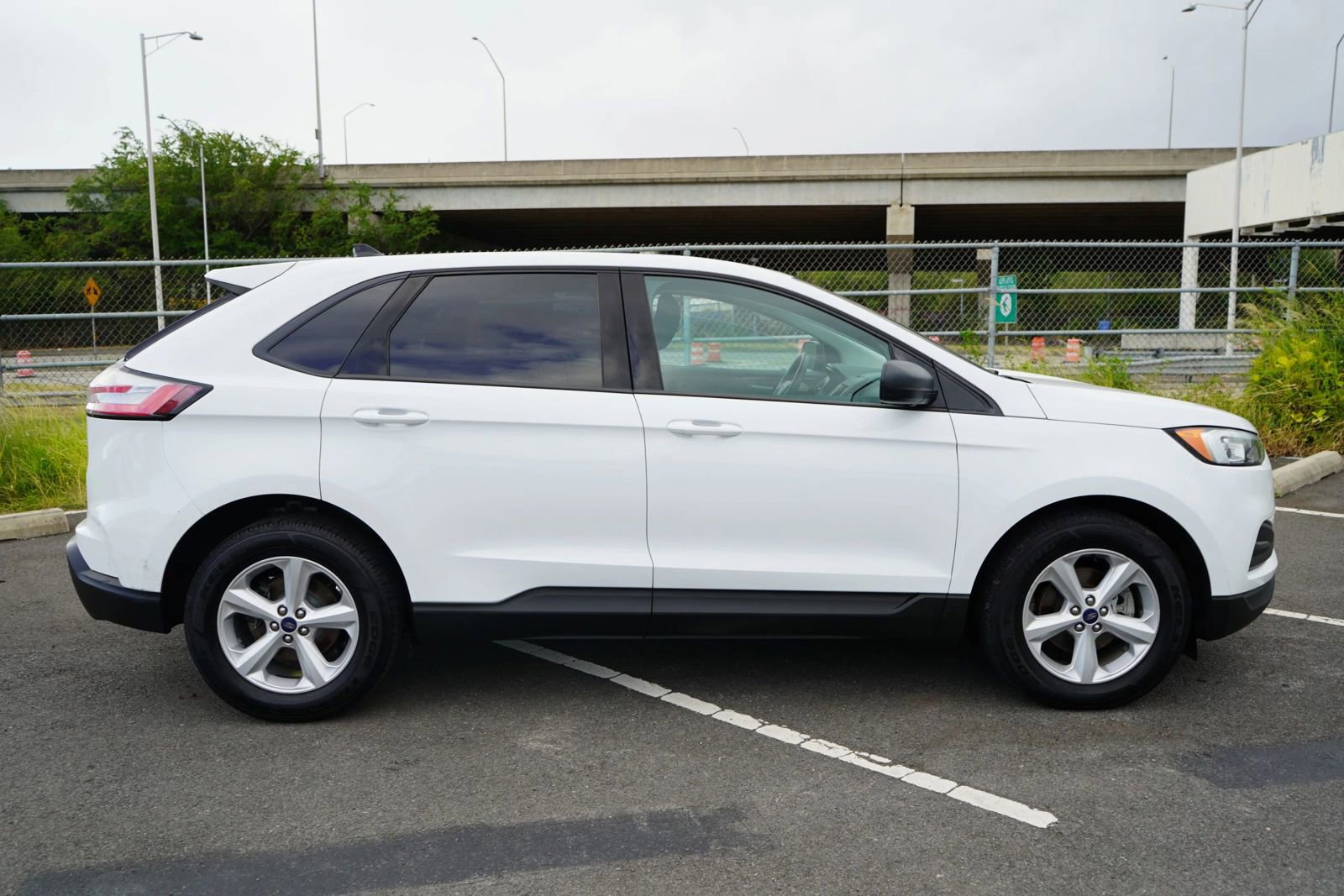 Used 2019 Ford Edge SE image 24