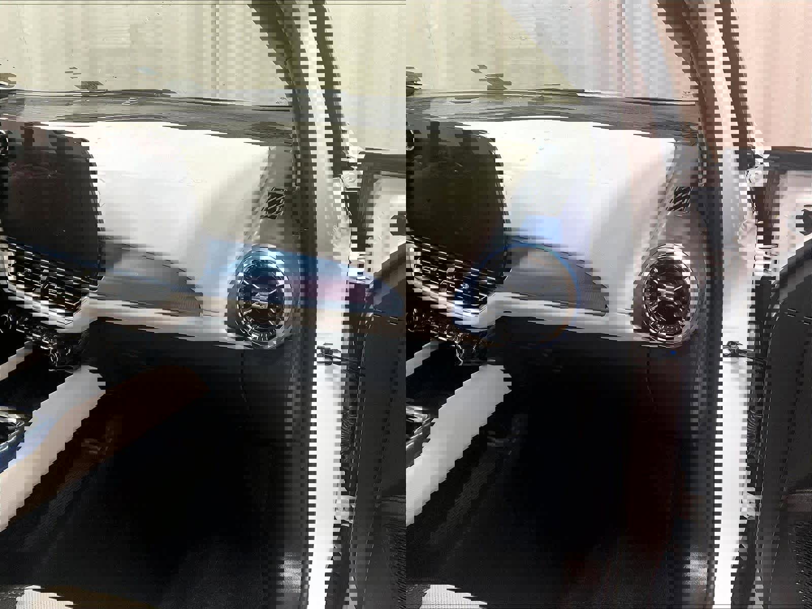 Used 2025 Chevrolet Equinox EV LT image 13