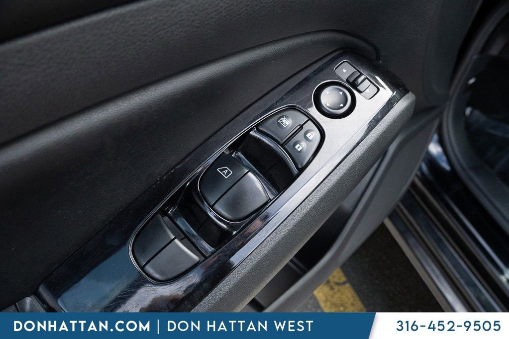 Used 2024 Nissan Altima 2.5 SR image 14